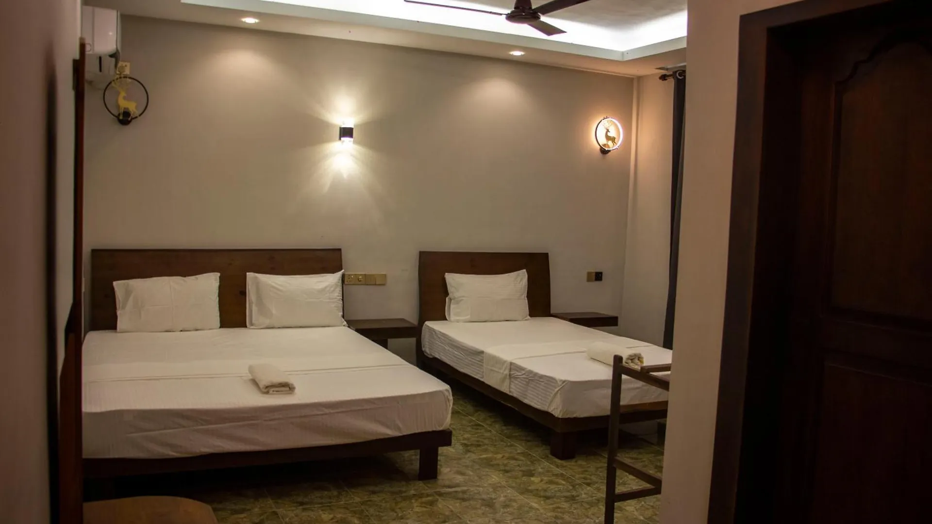 Guest house Varinias Beach Villa Negombo Sri Lanka