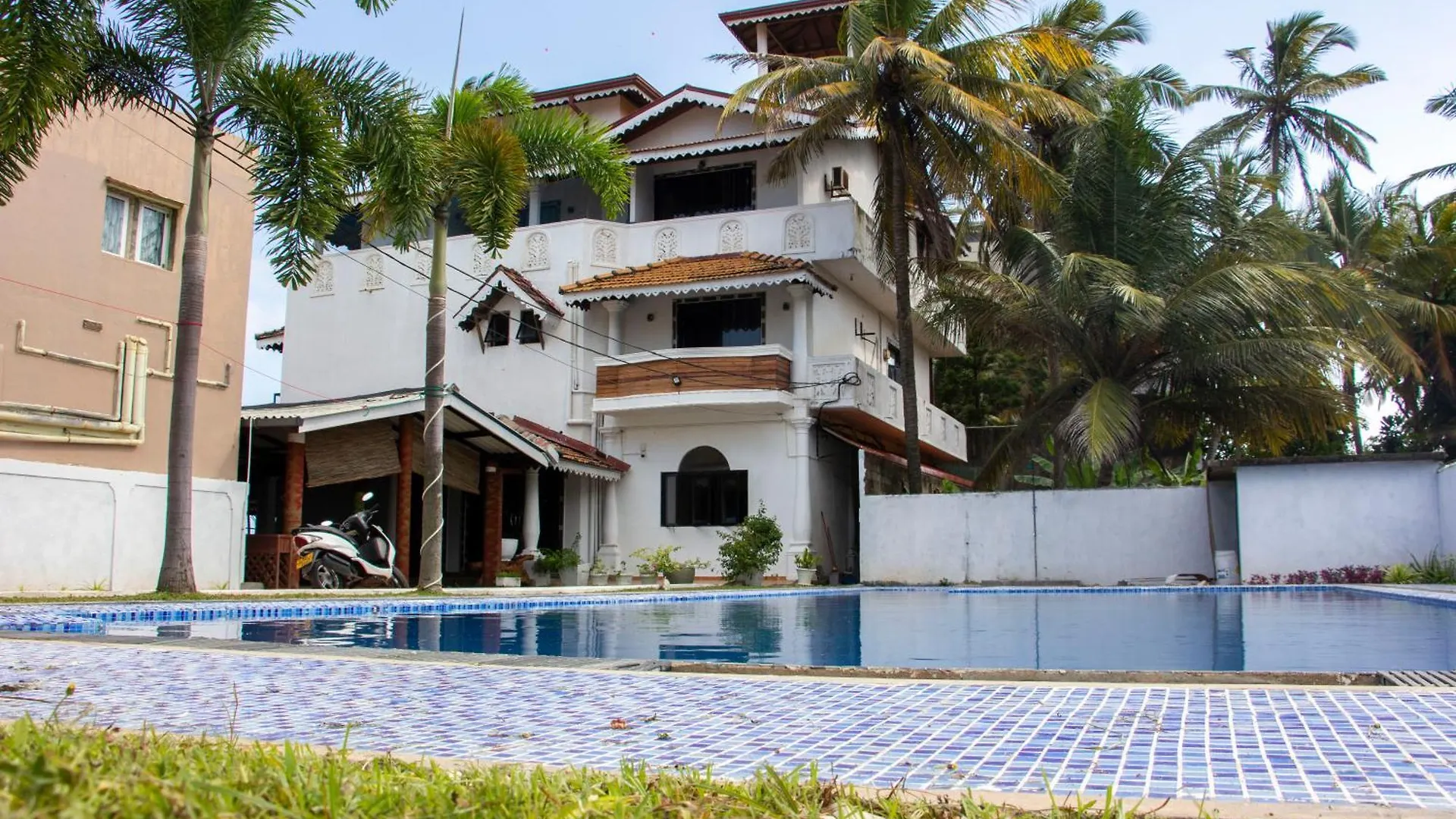 Guest house Varinias Beach Villa Negombo